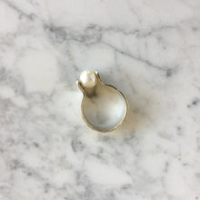 Load image into Gallery viewer, Suspended Pearl Ring