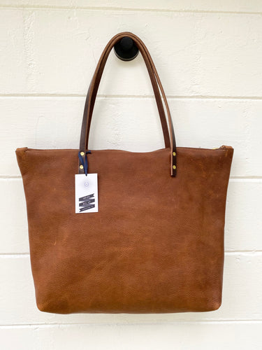 Large Tumbleweed Barn Tote with Zipper