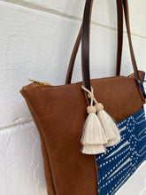 Load image into Gallery viewer, Small Indigo + Tumbleweed Tote with Zipper