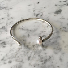 Load image into Gallery viewer, Pearl And Sterling Silver Polo Mallet Bracelet
