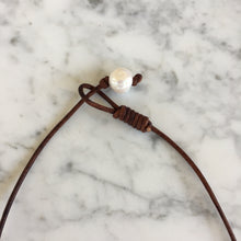 Load image into Gallery viewer, Five Pearl + Leather Necklace