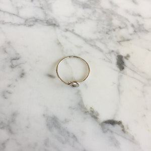 Tiny Knot Ring