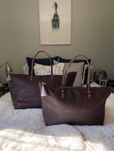 Load image into Gallery viewer, Cowboy Brown - Small Leather Weekender